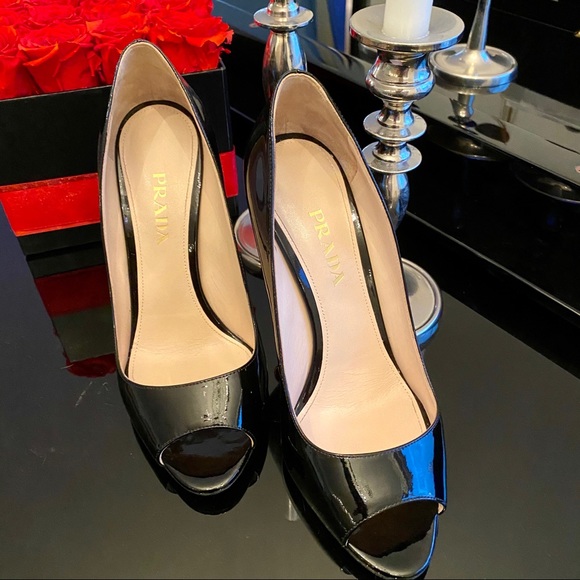 AUTH PRADA PEEP TOE BLACK PUMP - Picture 3 of 14